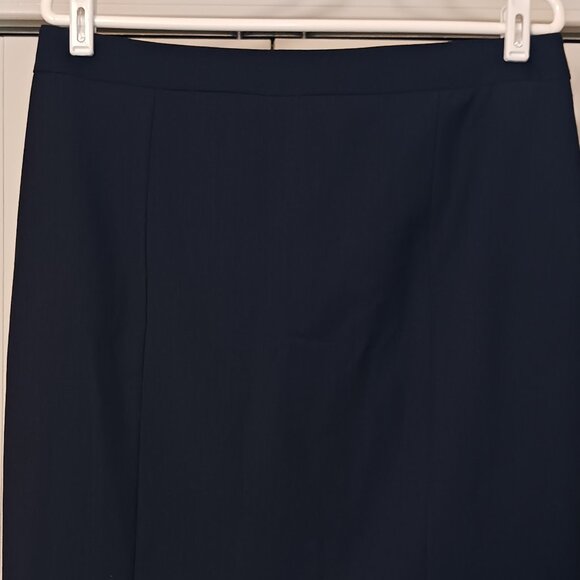 #289 3/$18 - Talbots Navy Skirt Size 10 - Picture 3 of 5